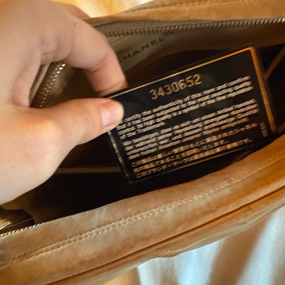 RARE Vintage Lambskin Chanel Beige Logo Chevron Shoulder Bag - Picture 7 of 12